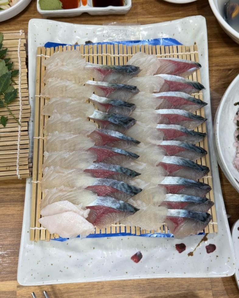 자리돗 횟집 사진 1